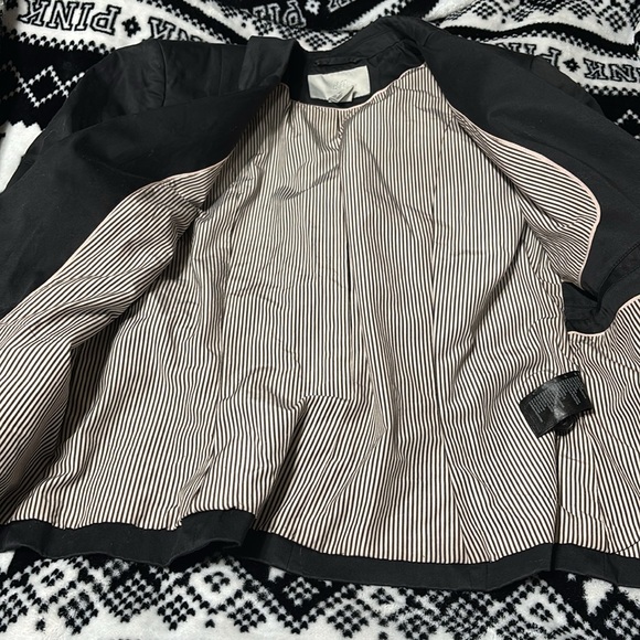 Blazer - Picture 2 of 6